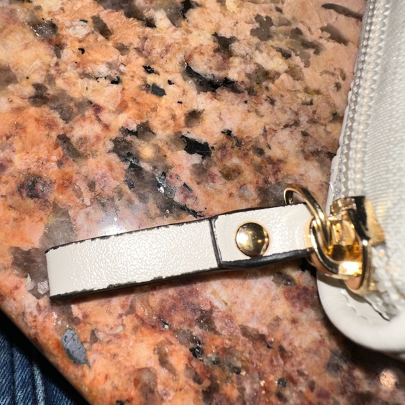 NWOT Neutral Embossed Origami Print Wallet - Picture 6 of 6